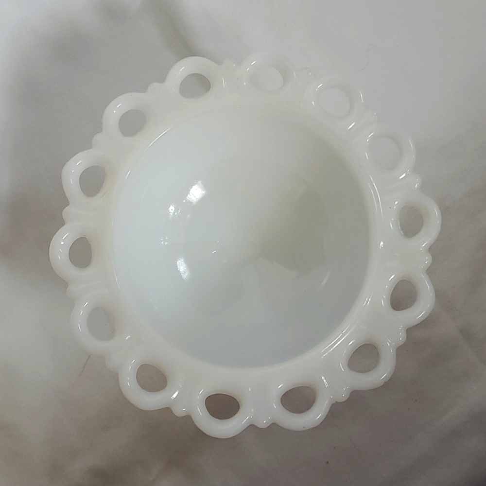Vintage lace Anchor Hocking milk glass dish